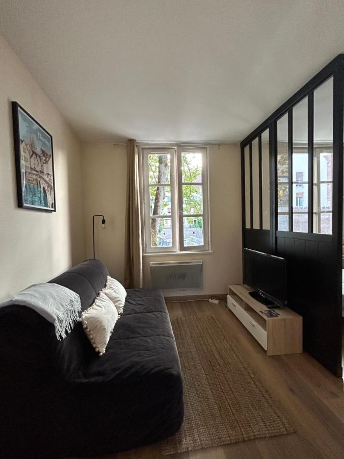 Appartement Bords De L'Eure Charmant Studio Chartres Exterior photo